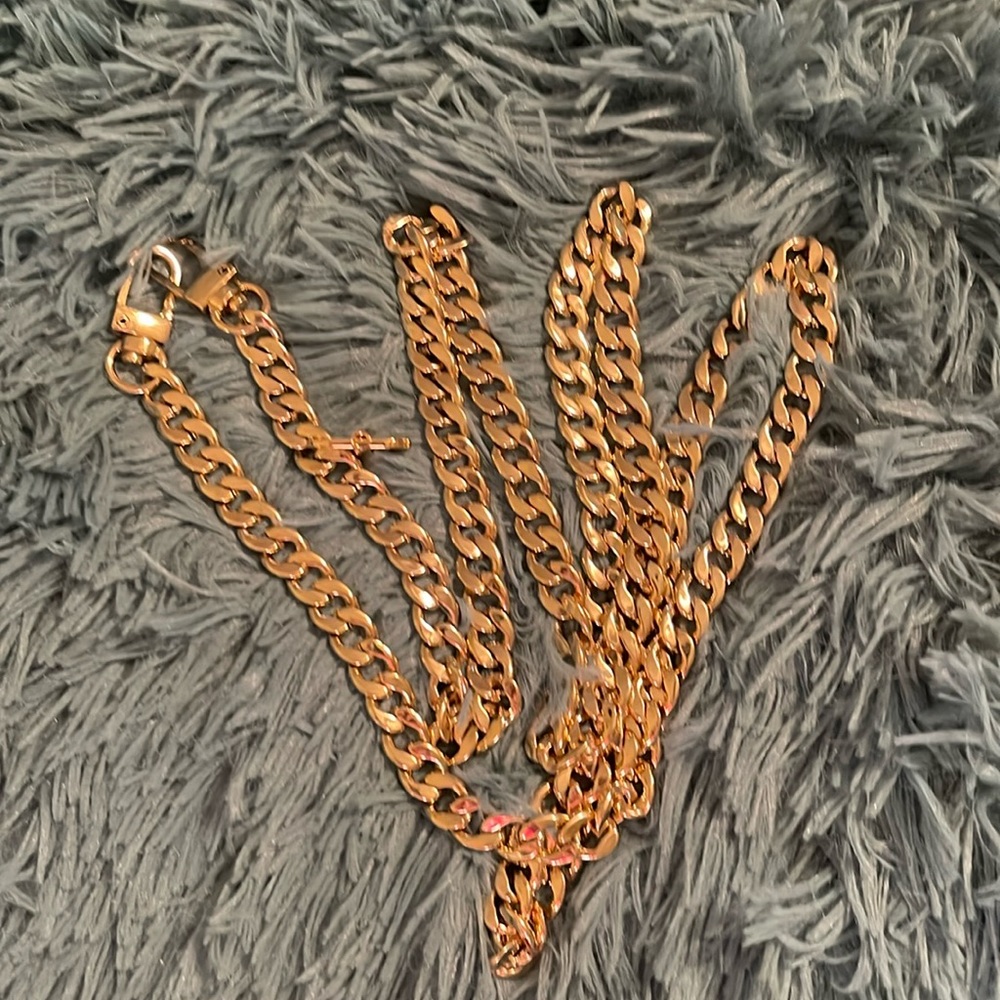 NWOT Deluxe Unbranded Crossbody Chain - 47 inches